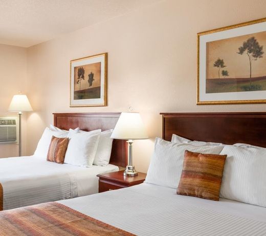 Grande Cache Inn & Suites