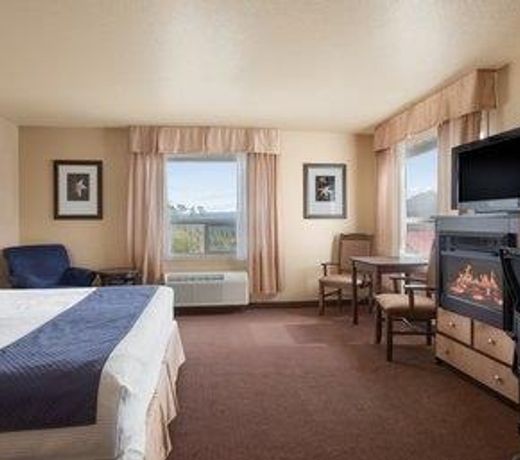 Grande Cache Inn & Suites