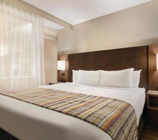 Country Inn & Suites by Radisson, Fergus Falls, MN