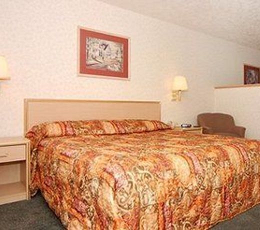Bridgeway Inn & Suites
