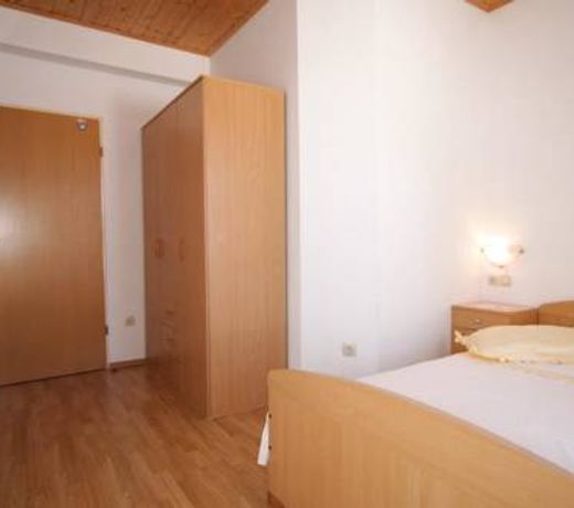 Apartments and rooms with parking space Brela, Makarska - 6895
