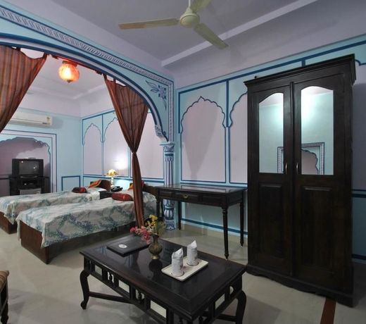Rawla Mrignayani Palace
