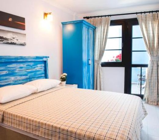 Mai̇ Hotel