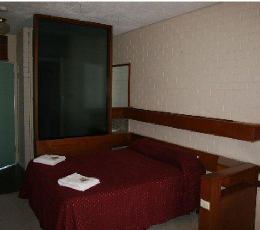 A Room For U