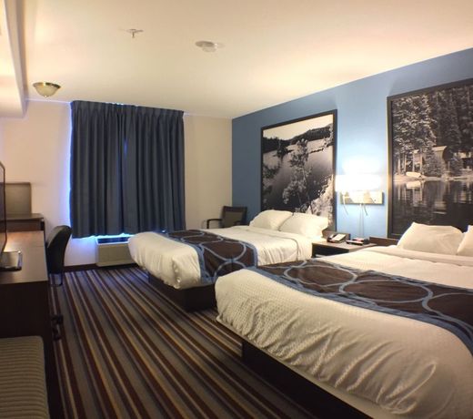 Super 8 by Wyndham Fort Frances