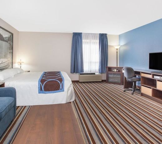 Super 8 by Wyndham Fort Frances