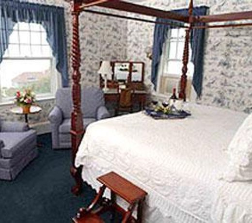 Emerson Inn By The Sea