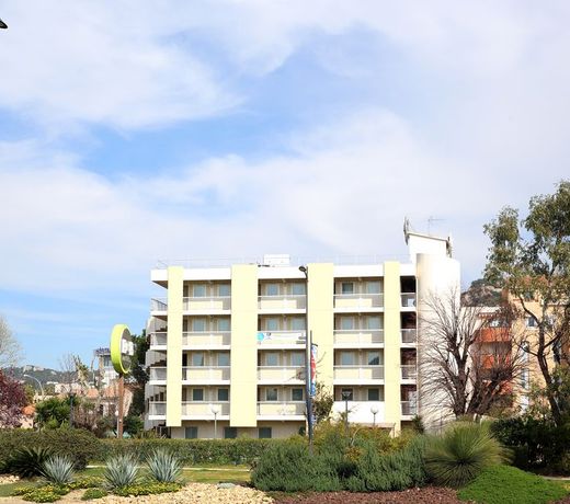 B&B HOTEL Hyeres