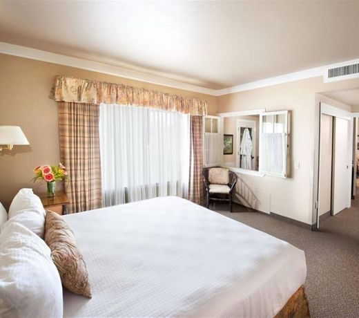 Harris Ranch Inn