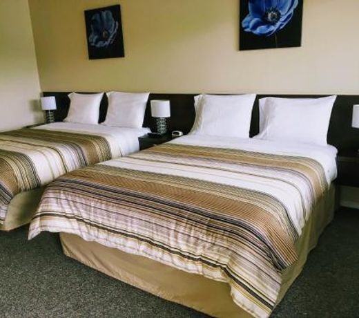 Crescent Motel
