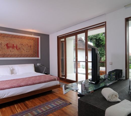 Villa Rio - Contemporary 2BR Villa in Downtown Seminyak