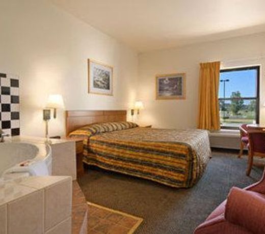 Super 8 by Wyndham Hampshire IL