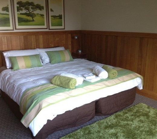 Waratah Lodge