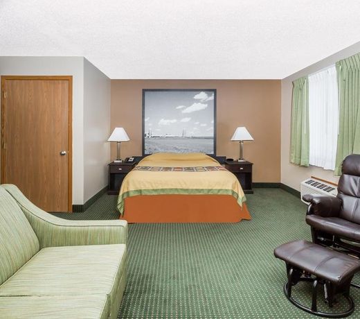 Super 8 by Wyndham Jefferson