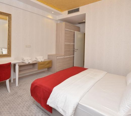 Hotel Atina