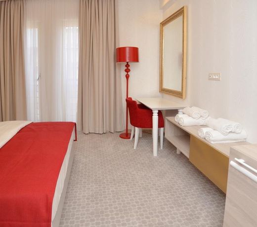 Hotel Atina