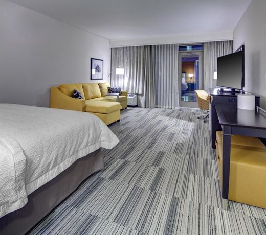 Hampton Inn & Suites - Roanoke-Downtown, VA
