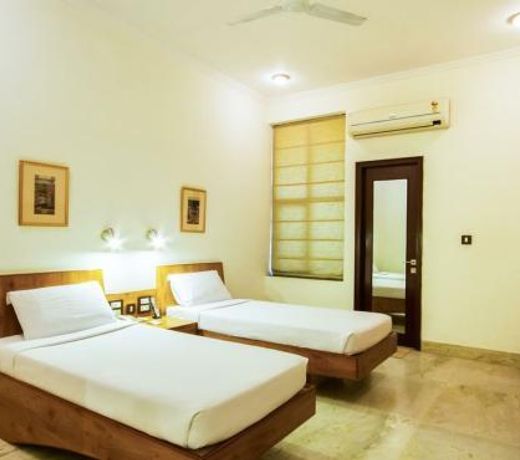 Hotel Yulia- Le Amour Inn