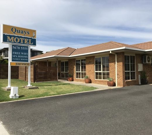 Quays Motel San Remo