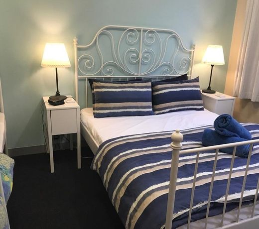 22 TRAVELLERS ACCOMMODATION