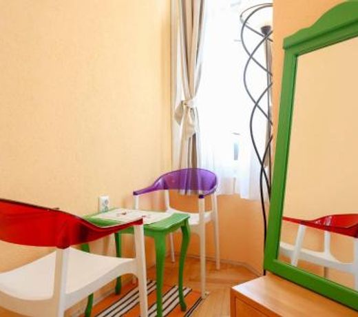 Pigeon Square Rooms