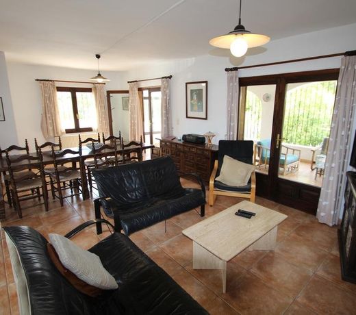 Flandes - traditionally furnished detached villa with peaceful surroundings in Benissa