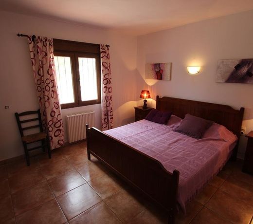 Flandes - traditionally furnished detached villa with peaceful surroundings in Benissa