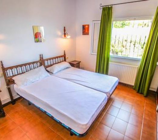 Linda - modern villa with splendid views in Benissa