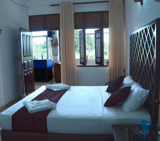 Otha Shy Airport Transit Hotel