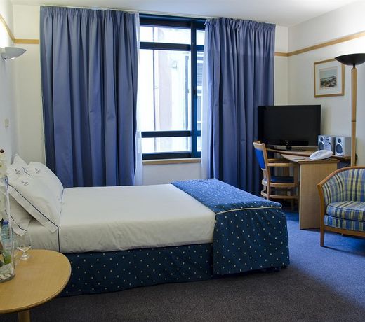 VIP Executive Eden Aparthotel