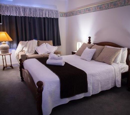 AMBER LODGE