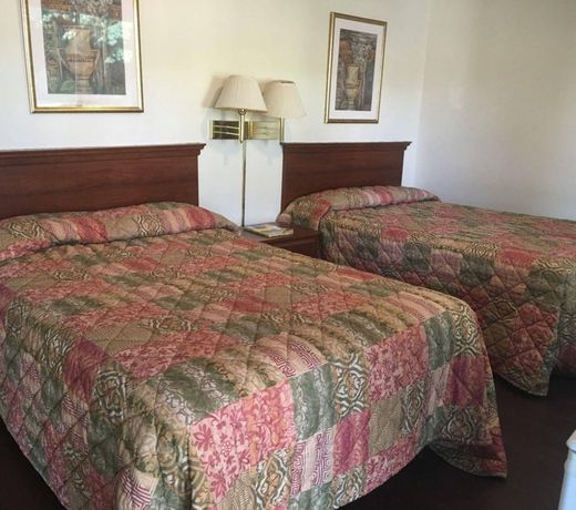 Maple Leaf Motel