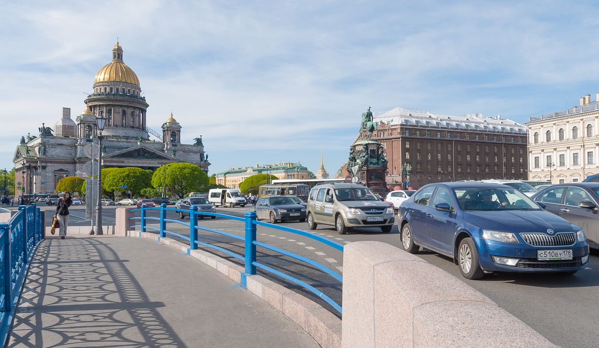 ДостоБродский у Исаакиевского