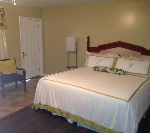 Pleasure Point Inn and Suites