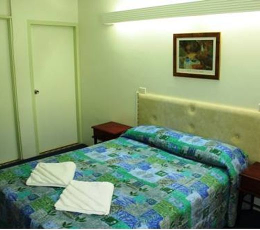 ATHERTON RAINFOREST MOTOR INN