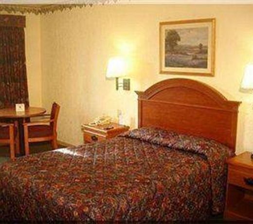 BAYS INN & SUITES