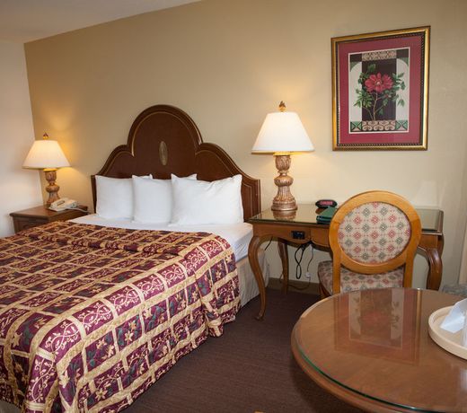 Golden Green Hotel - Charlotte