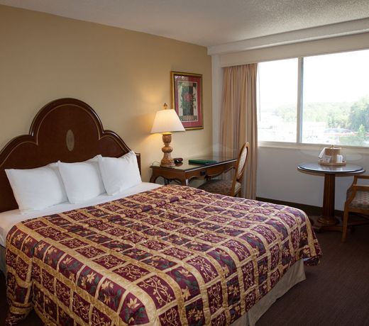 Golden Green Hotel - Charlotte