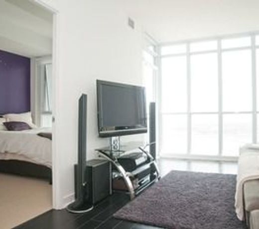 Sun Suites - Lakeview Suites offered by Short Term Stays