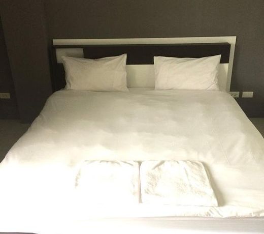 Apple Bar&Room