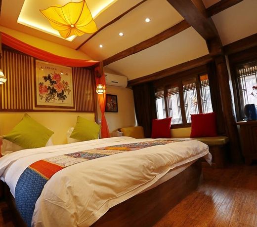 Mulan Courtyard Hotel