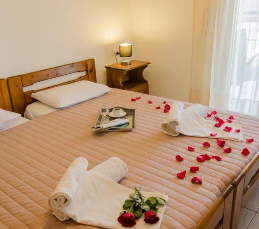 Polykratis Rooms