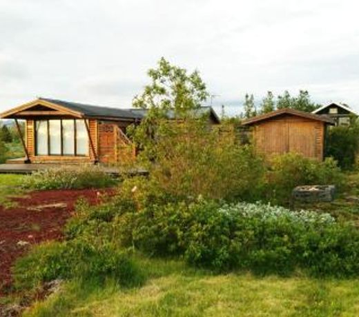 Thingvellir Lake Cottage