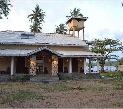 Sano Rich Lagoon Villa