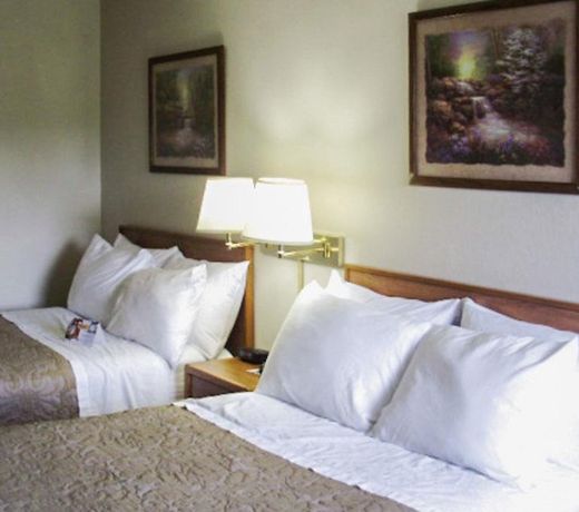 Quality Inn & Suites Warren