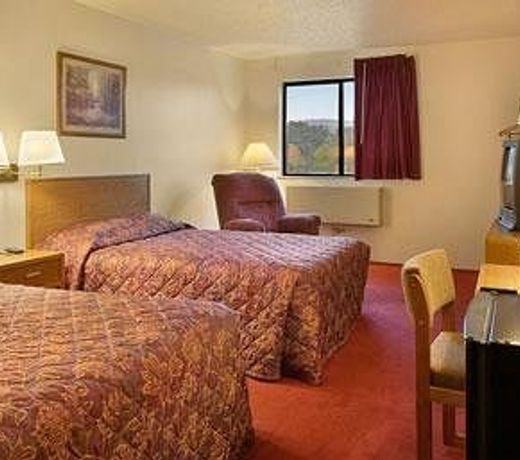 Quality Inn & Suites Warren