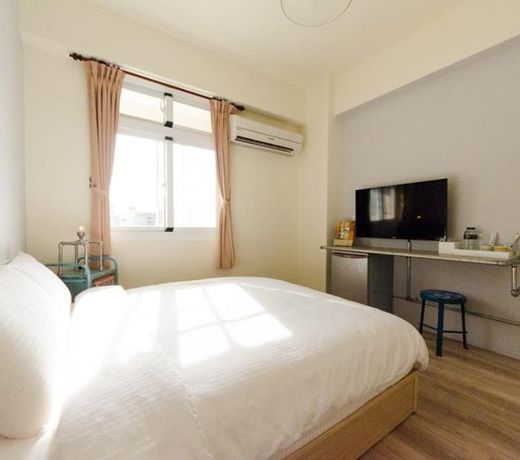 La Dahai Bed and Breakfast