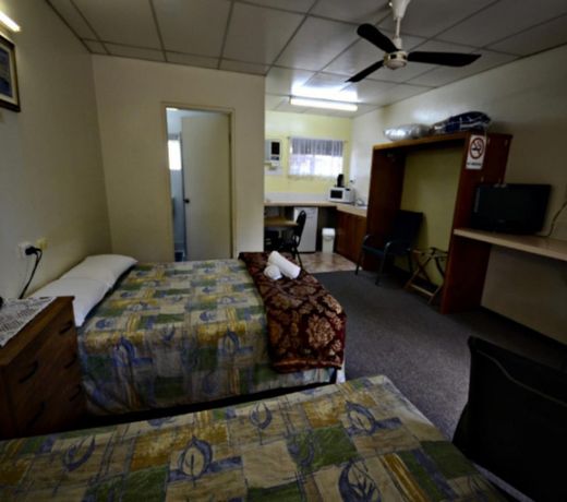 Affordable Gold City Motel