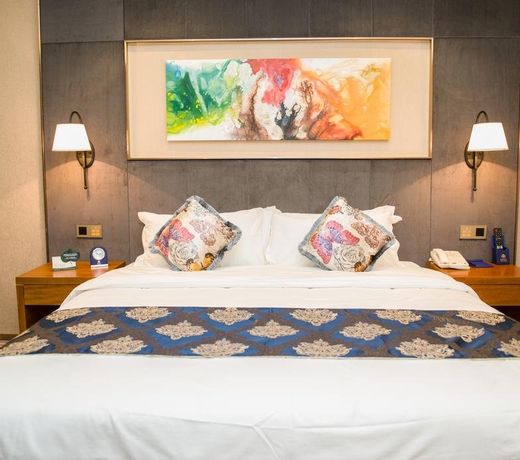 Zhongshan Huancheng Louis Hotel