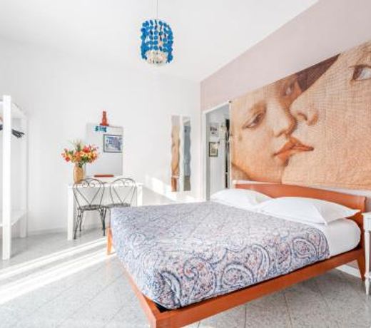 Lia Rooms 2